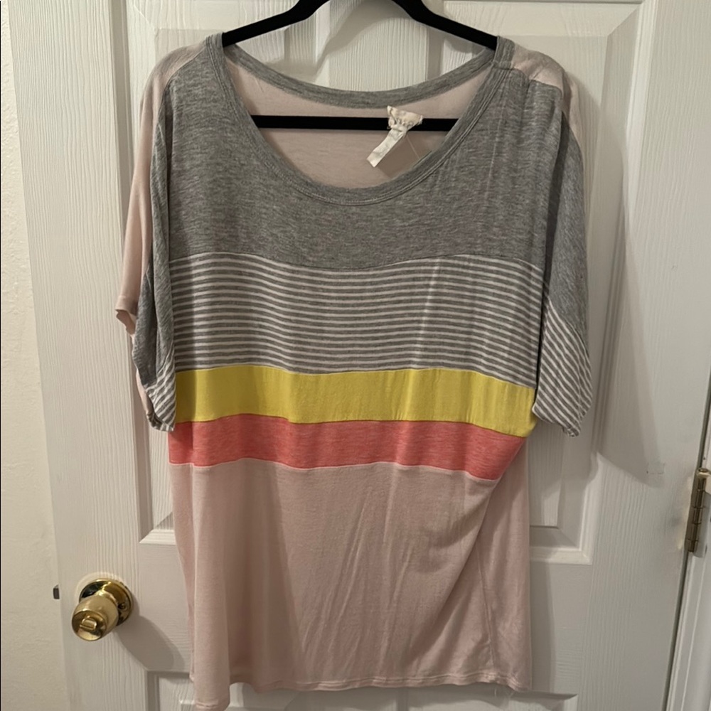 Women’s blouse size M